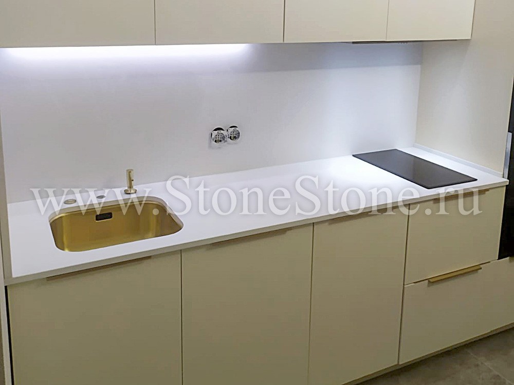 ���������� �� ������ ����� Staron BW010 Bright White
